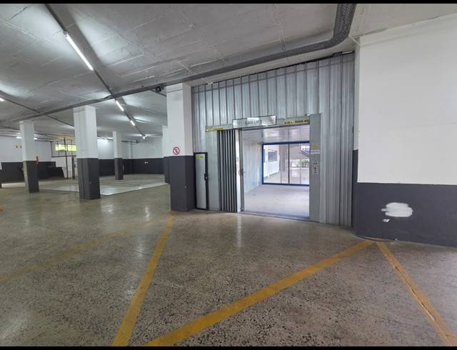 3,000M² WAREHOUSE FOR SALE IN RIVERHORSE VALLEY